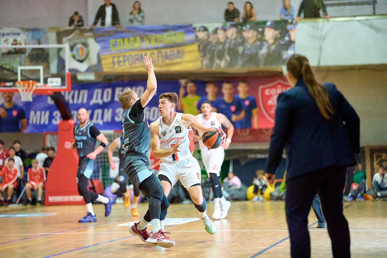 Хмельницький провів перший домашній матч Суперліги GGBET, програвши Дніпру: фотогалерея