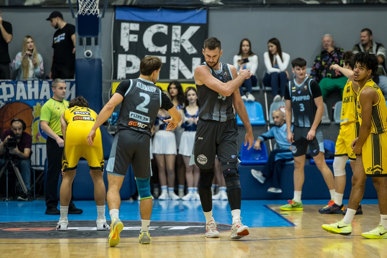 Дніпро та Черкаські Мавпи на вершині: турнірна таблиця Суперліги GGBET