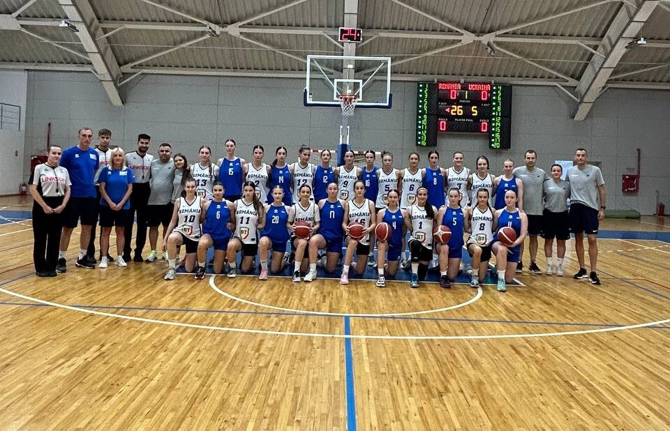 Жіноча збірна України U-16 зіграла контрольні матчі проти Румунії