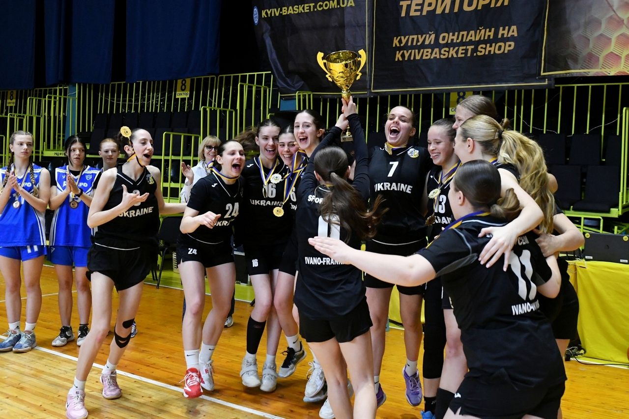 Збірна Івано-Франківської області виграла ВЮБЛ серед дівчат 2009 року