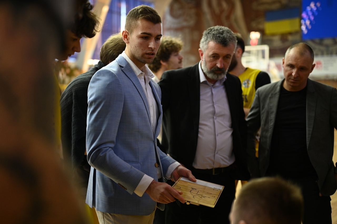 Антон Мусієнко: Хочеться бути і тренером, і гравцем, але ще хочеться пограти