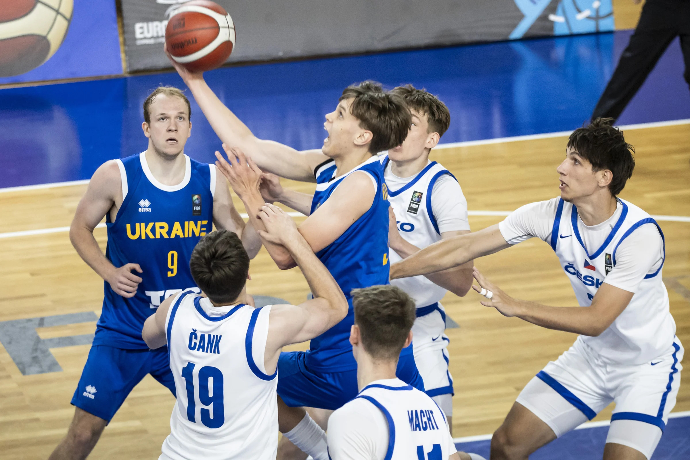 Чоловіча збірна України програла Чехії на молодіжному чемпіонаті Європи