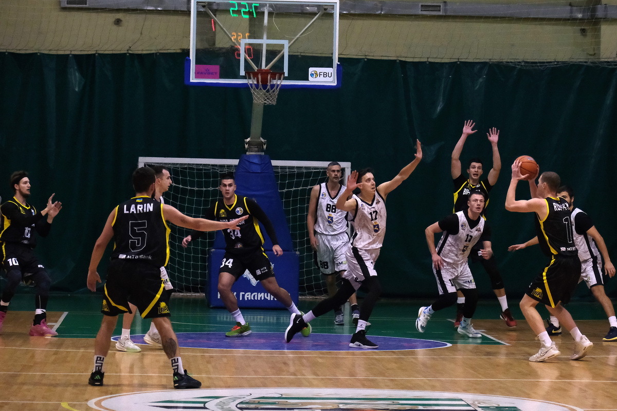 Вища ліга: Самбір у важкому матчі переміг БІПУ, Хмельницький вдруге здолав Freedom UA