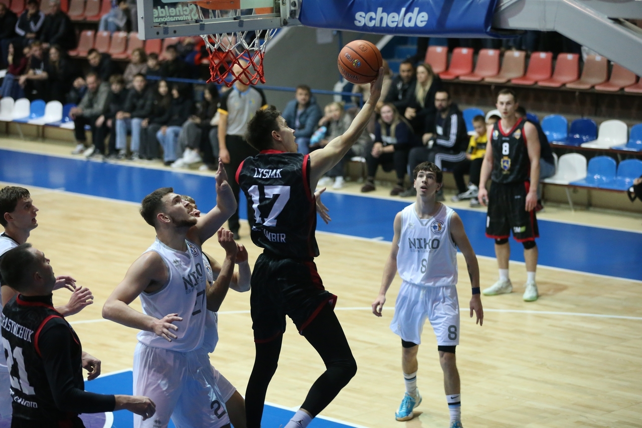 Самбір здобув перемогу у Миколаєві у Вищій лізі: фотогалерея