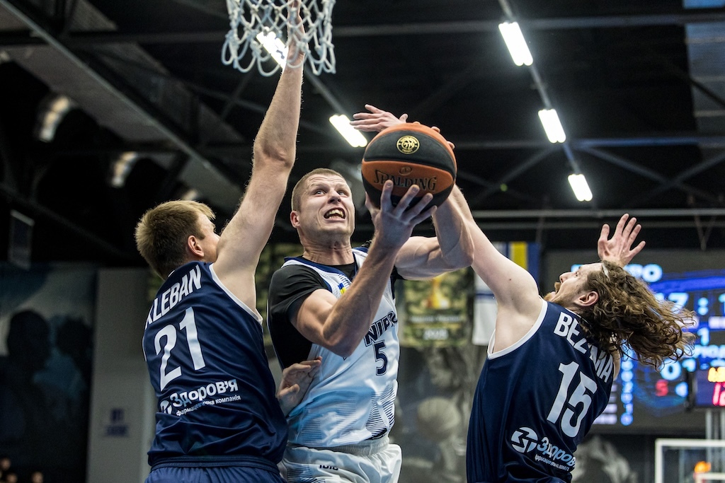 Перемога Дніпра в центральному матчі туру проти Соколів: фотогалерея