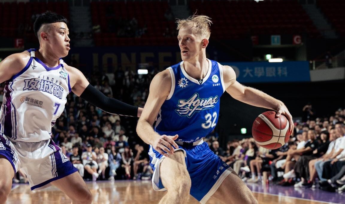 Українці за кордоном: Богдан Близнюк оформив трипл-дабл