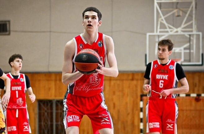 Перша ліга: відеотрансляція матчів 21 листопада