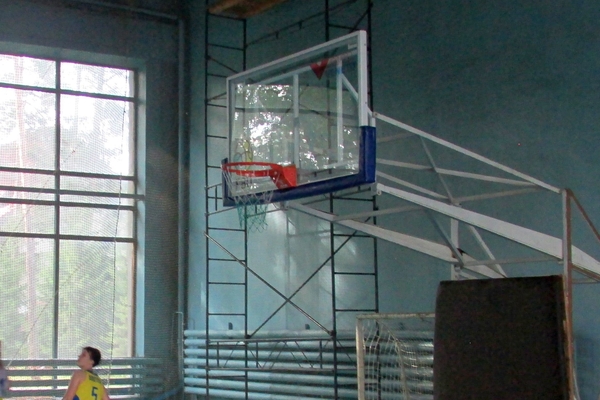 На базі Сокіл оновлено баскетбольні щити