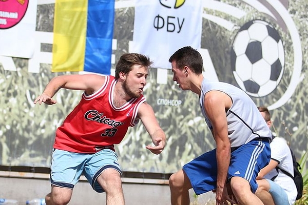 Етап чемпіонату України з баскетболу 3х3 у Запоріжжі: відео