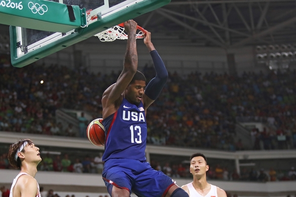 Китайський захисник відправив на паркет зірку НБА: відео