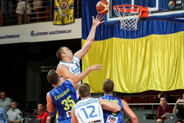 Збірна України розгромила Косово в п'ятому матчі відбору на ЄвроБаскет
